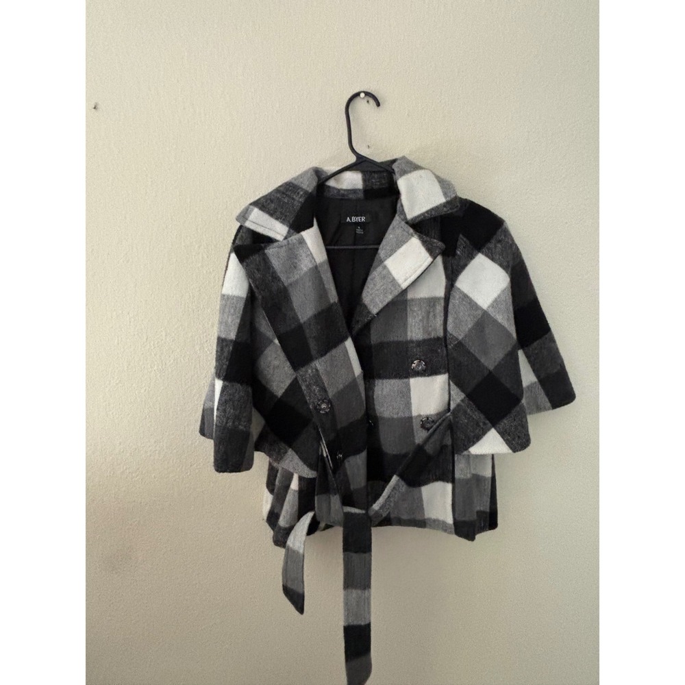 A. Byer Womens Buffalo Plaid Cape Coat Black White Grey Belted Size
M A1089